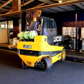 Компания JCB представила новые погрузчики работающие на жидком пропане