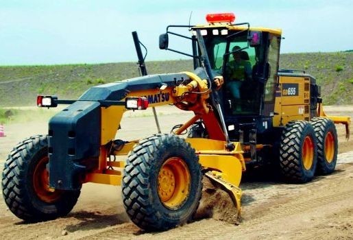 Автогрейдер GD655-7 представила компания Komatsu