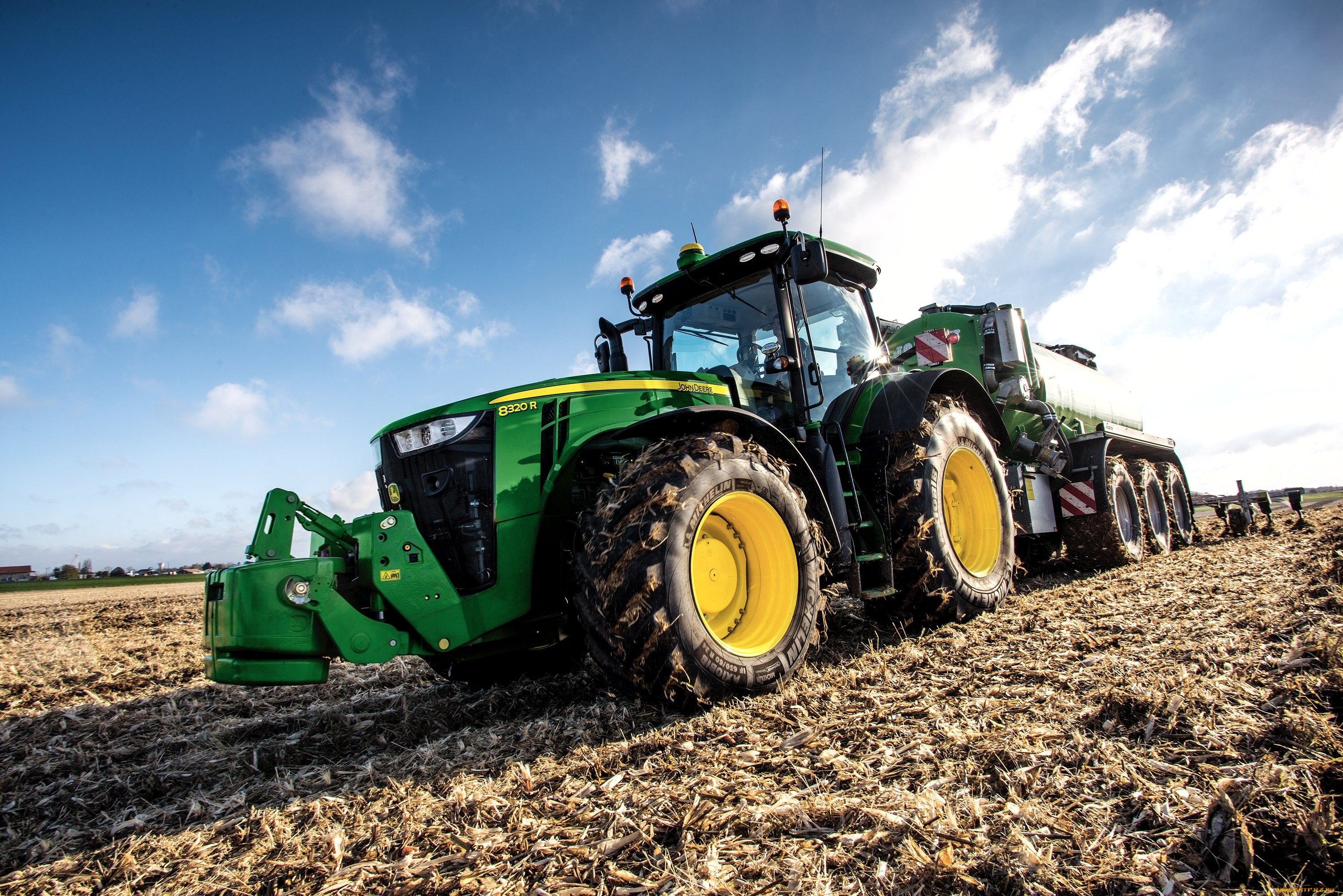 Представители альянса John Deere и Joskin уверяют, что два электродвигателя...